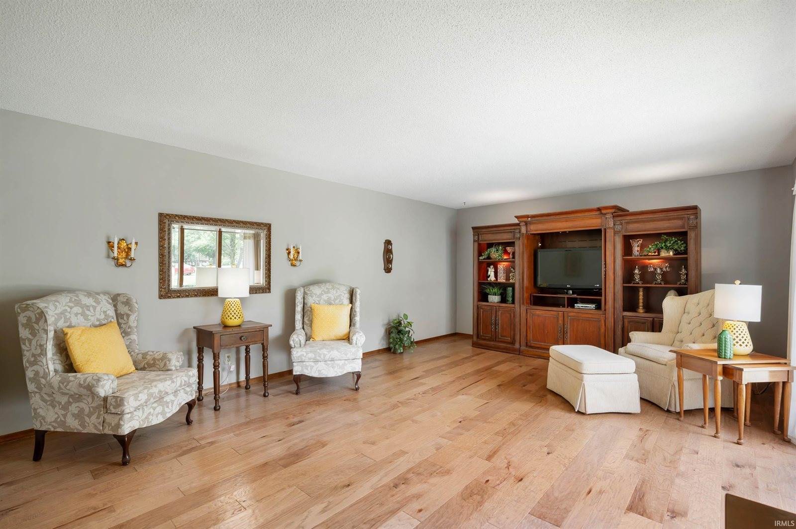 604 N Cherry Wood Lane, Muncie, IN 47304