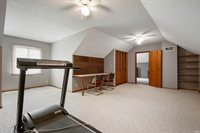 604 N Cherry Wood Lane, Muncie, IN 47304