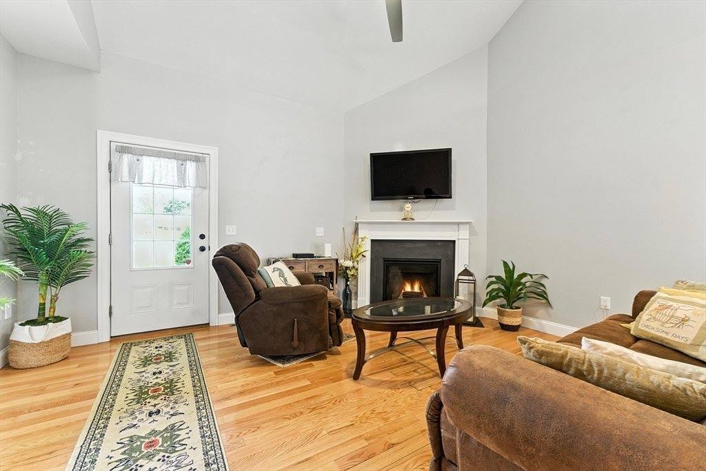 6 Saint Andrews Way, #6, West Springfield, MA 01089