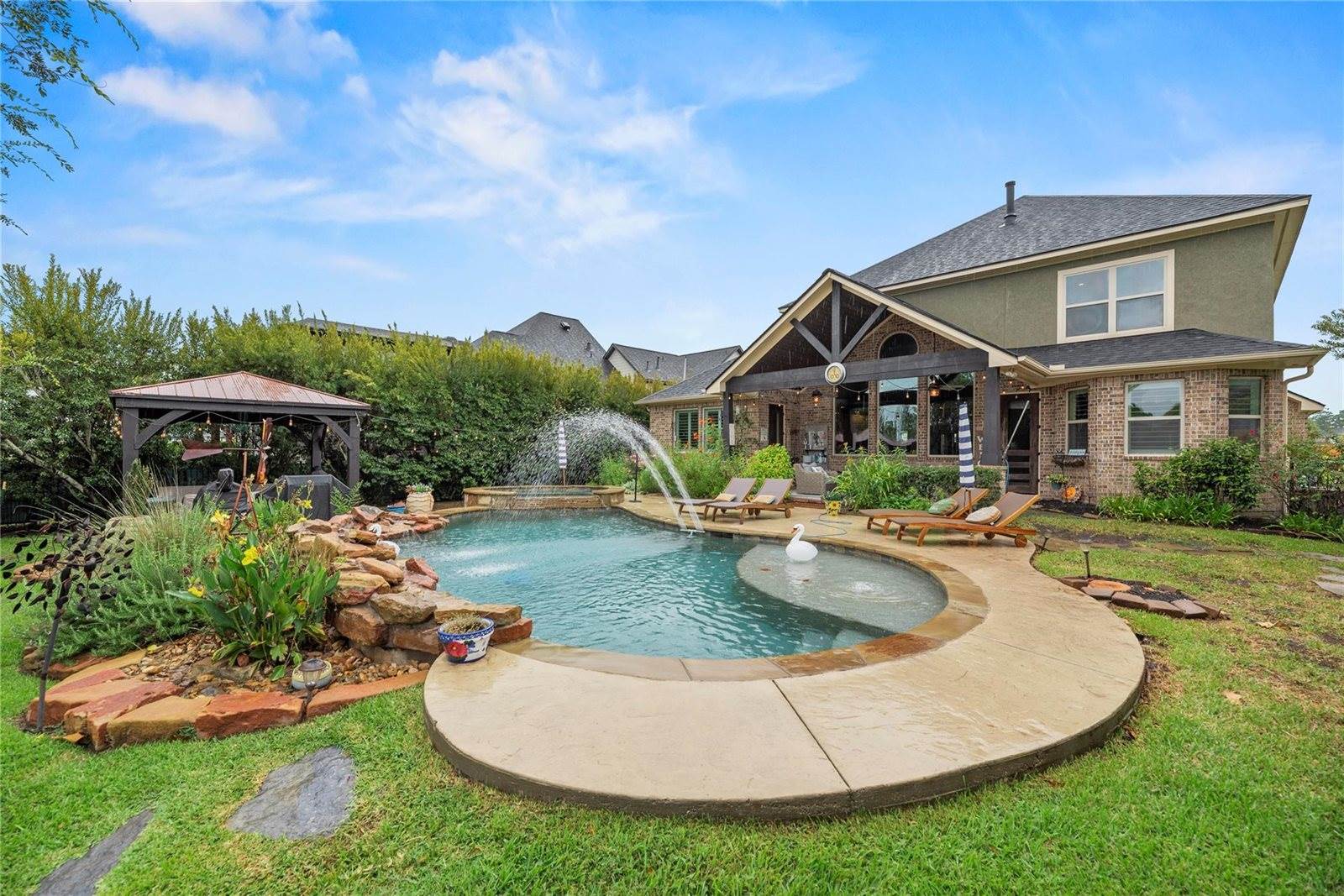 18904 West Grand Pine Circle, Montgomery, TX 77356