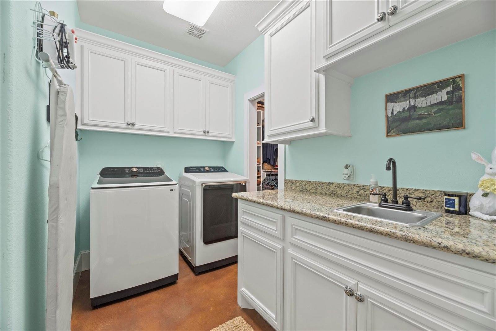 18904 West Grand Pine Circle, Montgomery, TX 77356