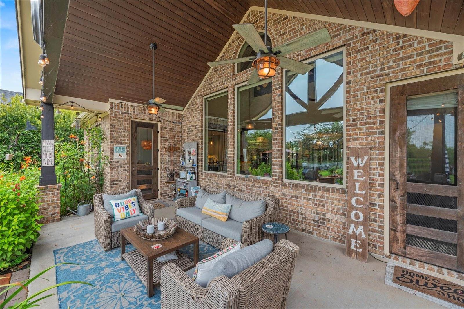 18904 West Grand Pine Circle, Montgomery, TX 77356