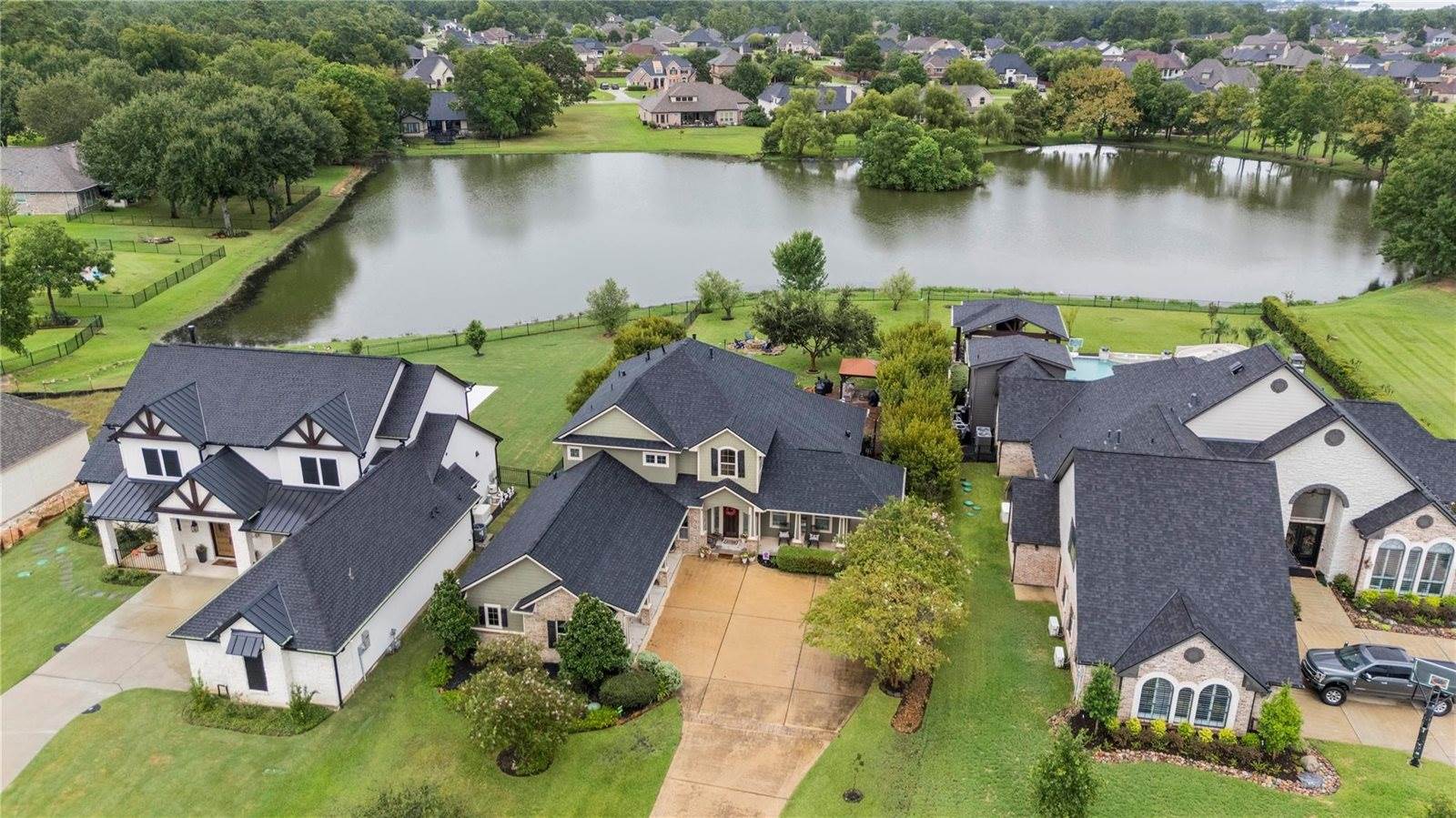 18904 West Grand Pine Circle, Montgomery, TX 77356