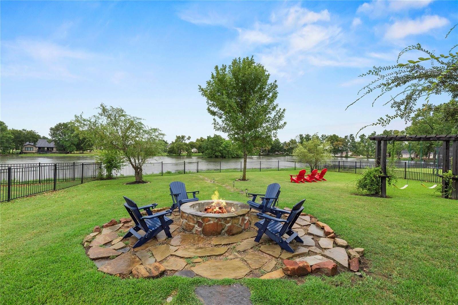 18904 West Grand Pine Circle, Montgomery, TX 77356