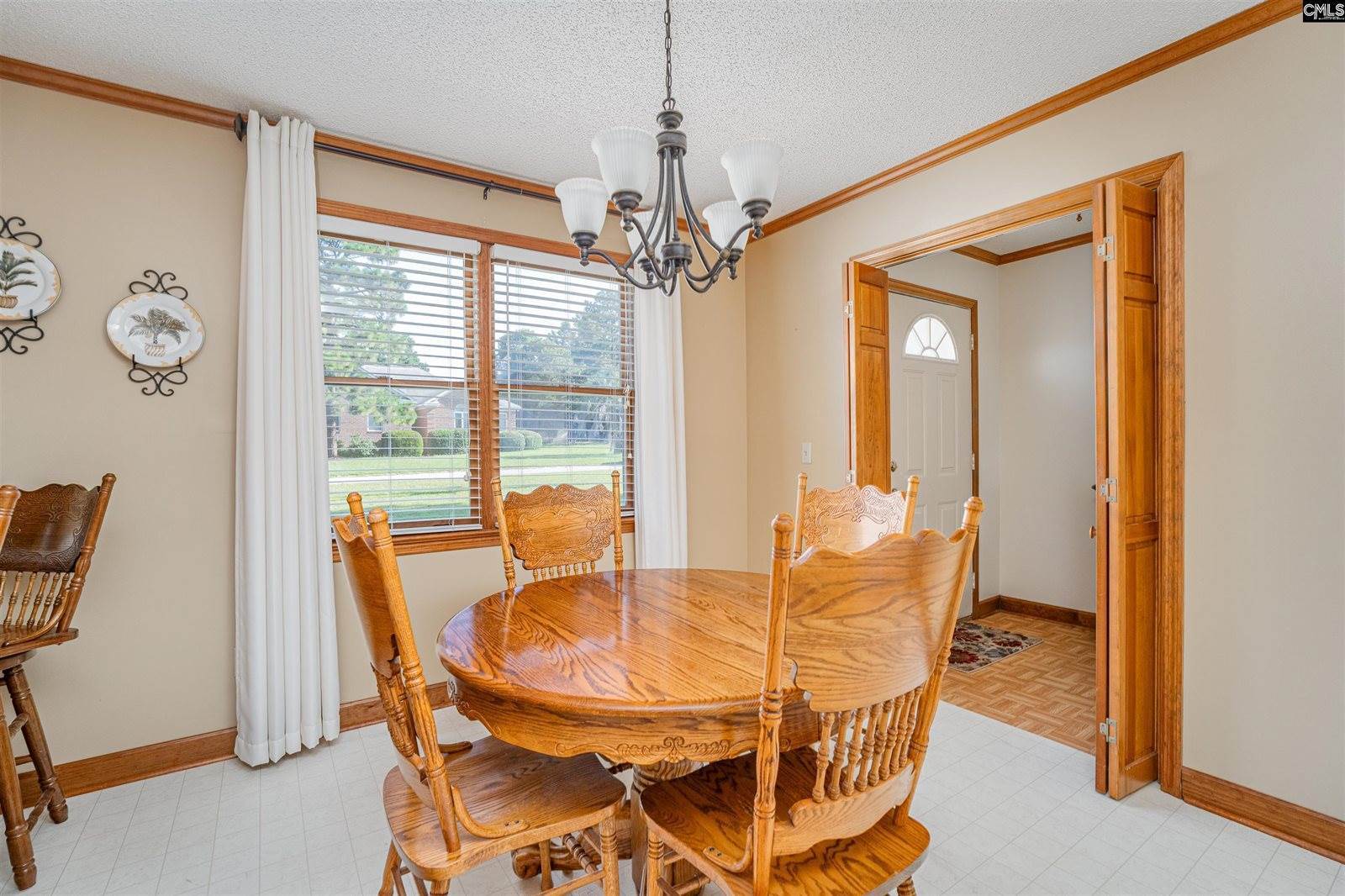 225 Fox Lake, West Columbia, SC 29170