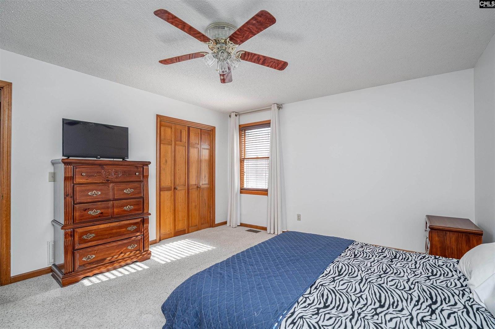 225 Fox Lake, West Columbia, SC 29170