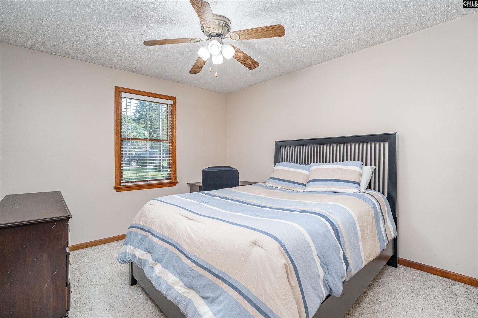 225 Fox Lake, West Columbia, SC 29170