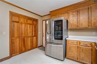 225 Fox Lake, West Columbia, SC 29170