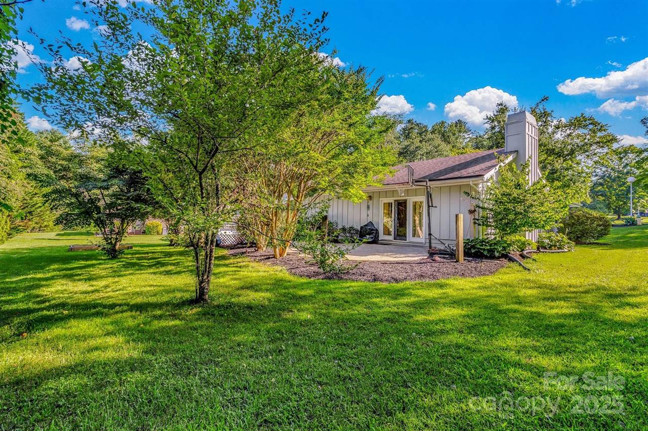 5 Fairway Drive, Arden, NC 28704