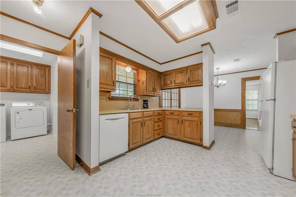 2705 Brookway Drive, College Station, TX 77845