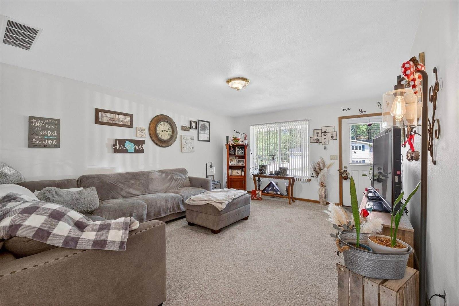 6429-6431 Ryland Avenue, Vesper, WI 54489