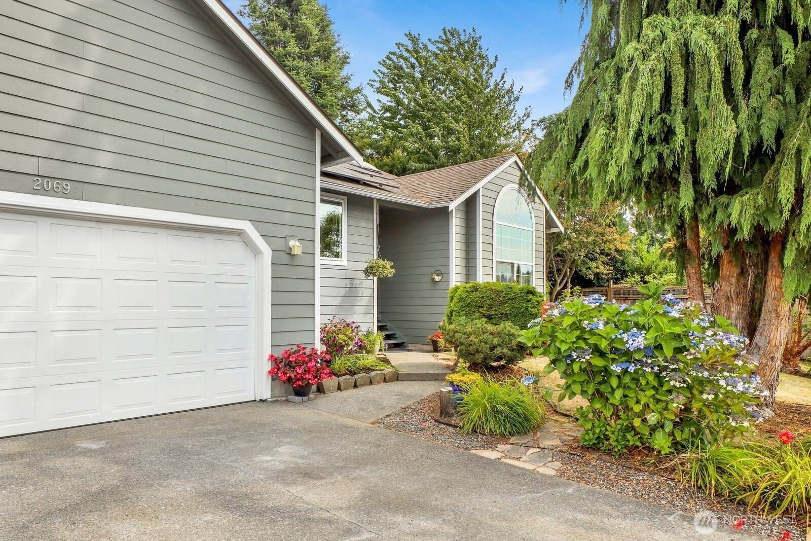 2069 Oxford Court, Ferndale, WA 98248