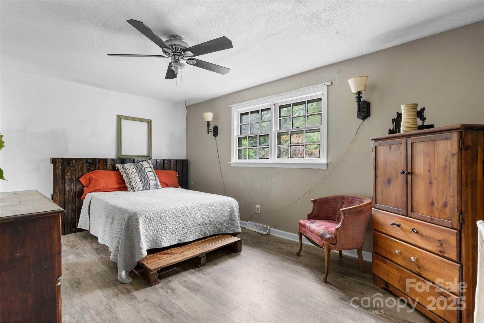 3843 22nd Street NE, Hickory, NC 28601