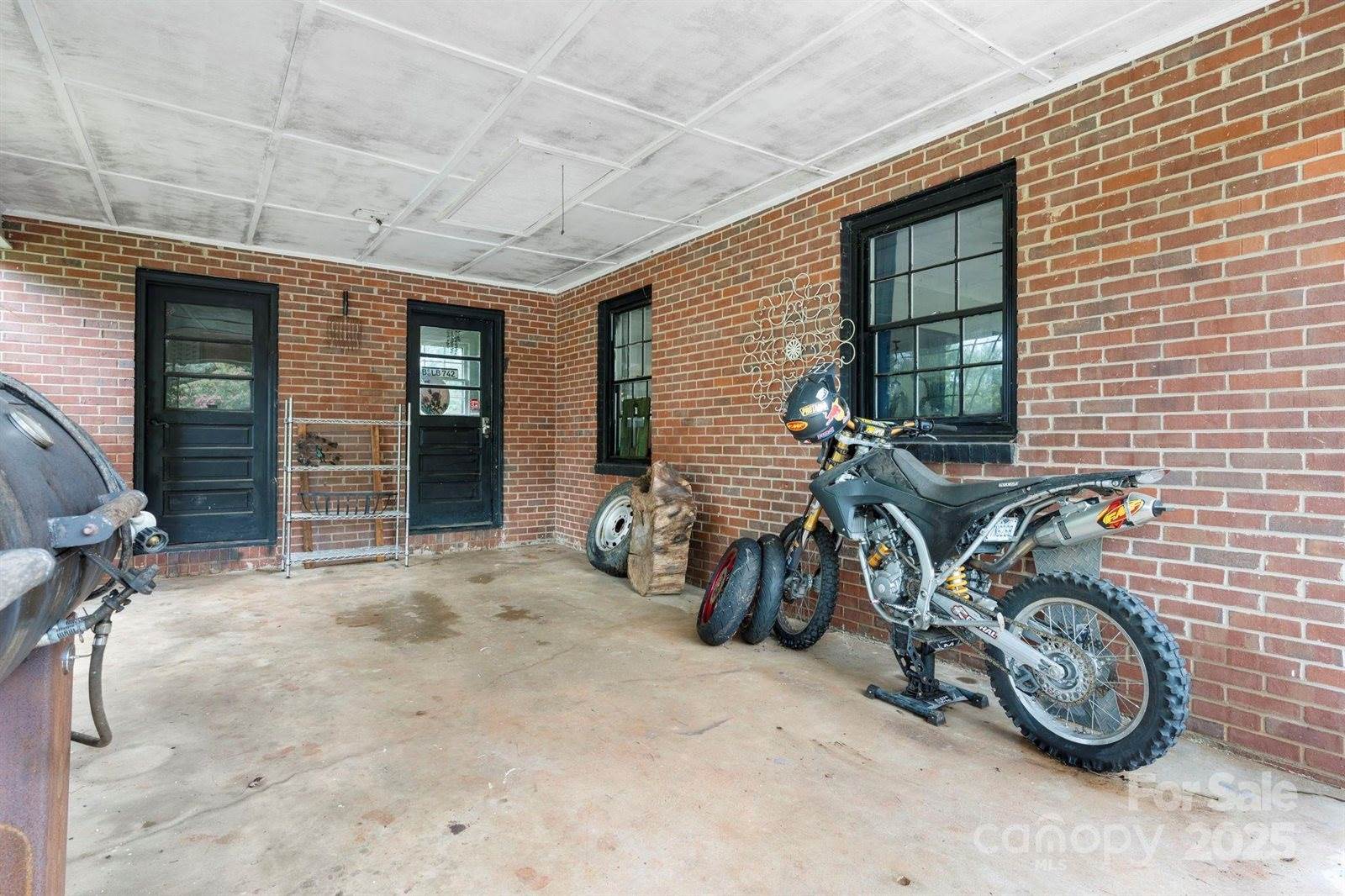 3843 22nd Street NE, Hickory, NC 28601