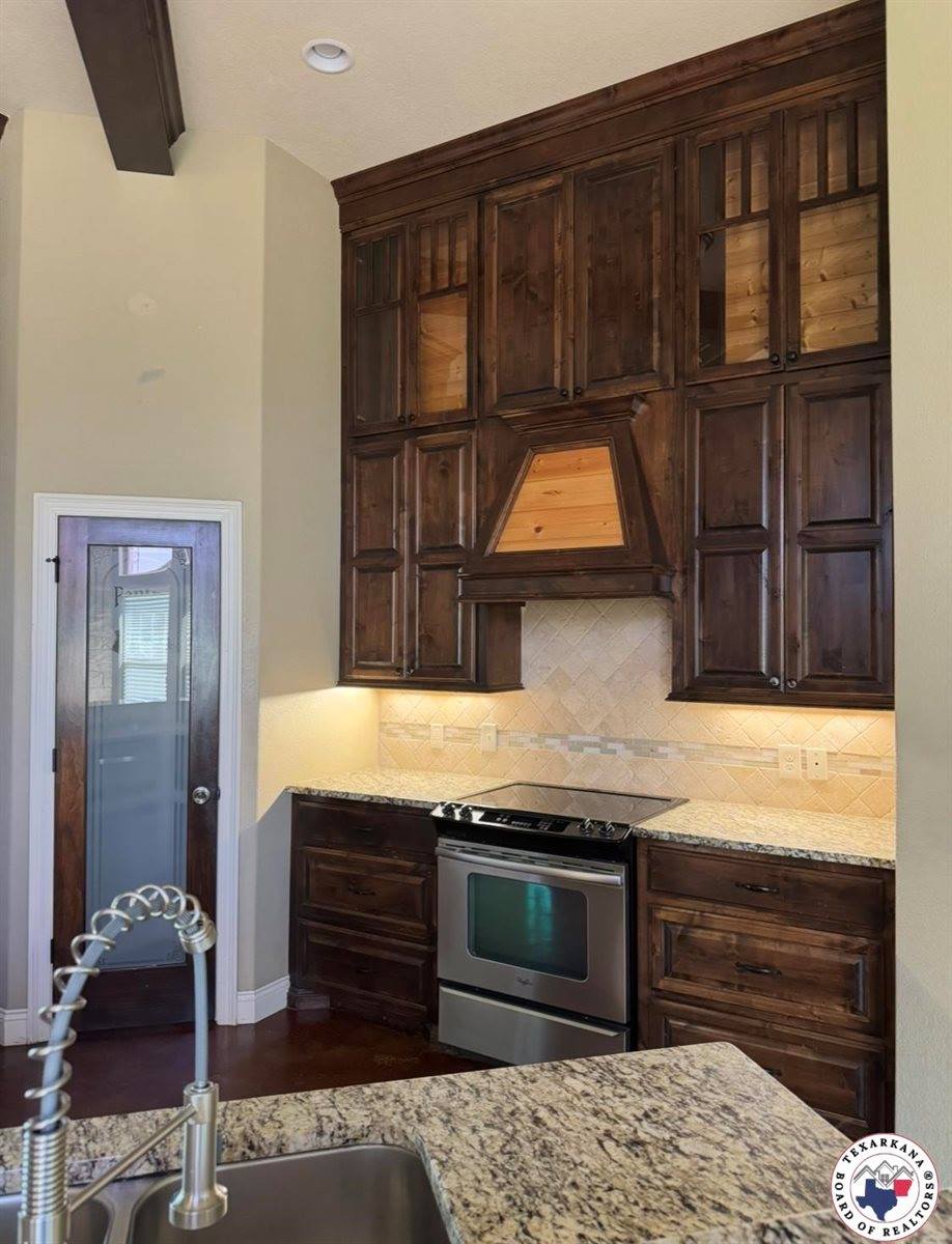 131 Barkman Creek Trace Rd, Hooks, TX 75561