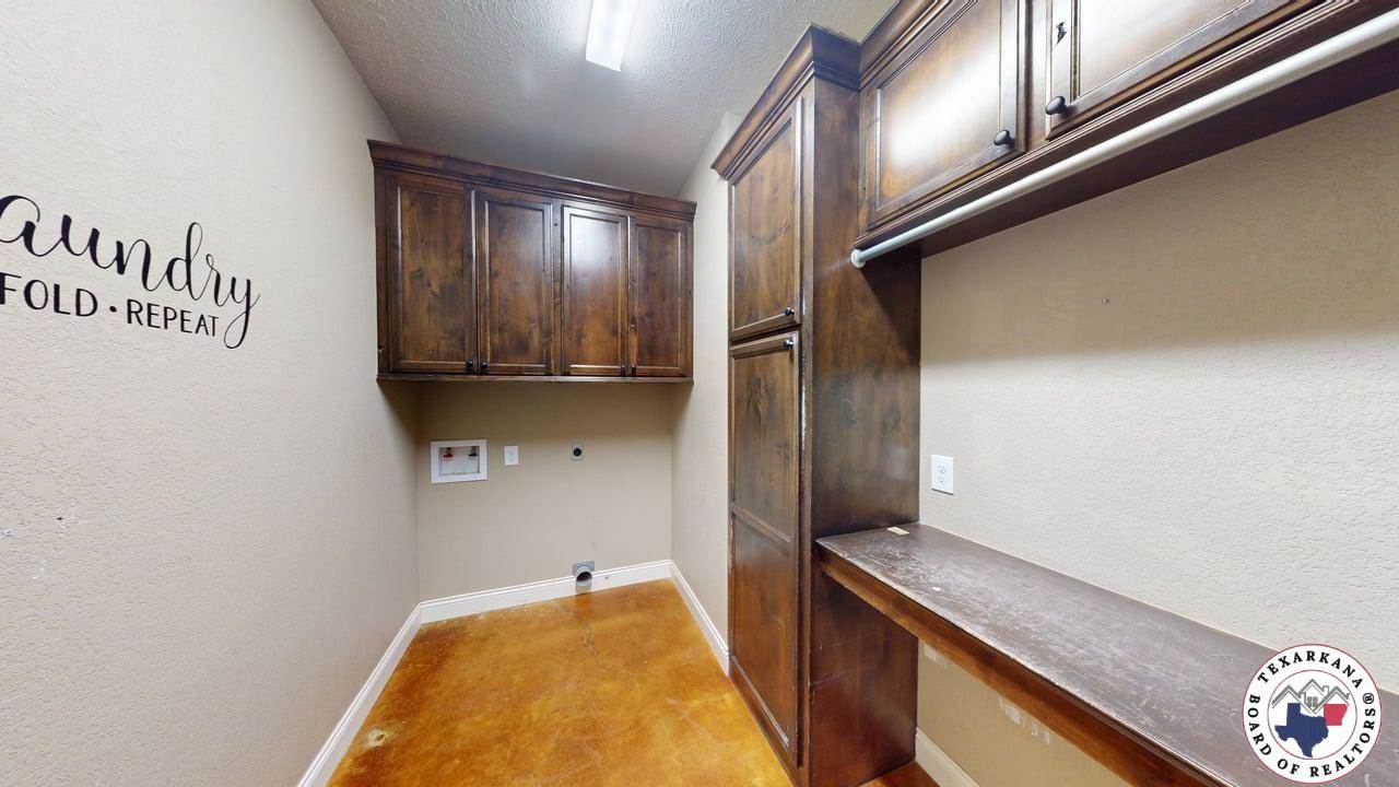 131 Barkman Creek Trace Rd, Hooks, TX 75561