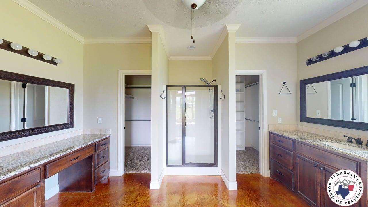 131 Barkman Creek Trace Rd, Hooks, TX 75561