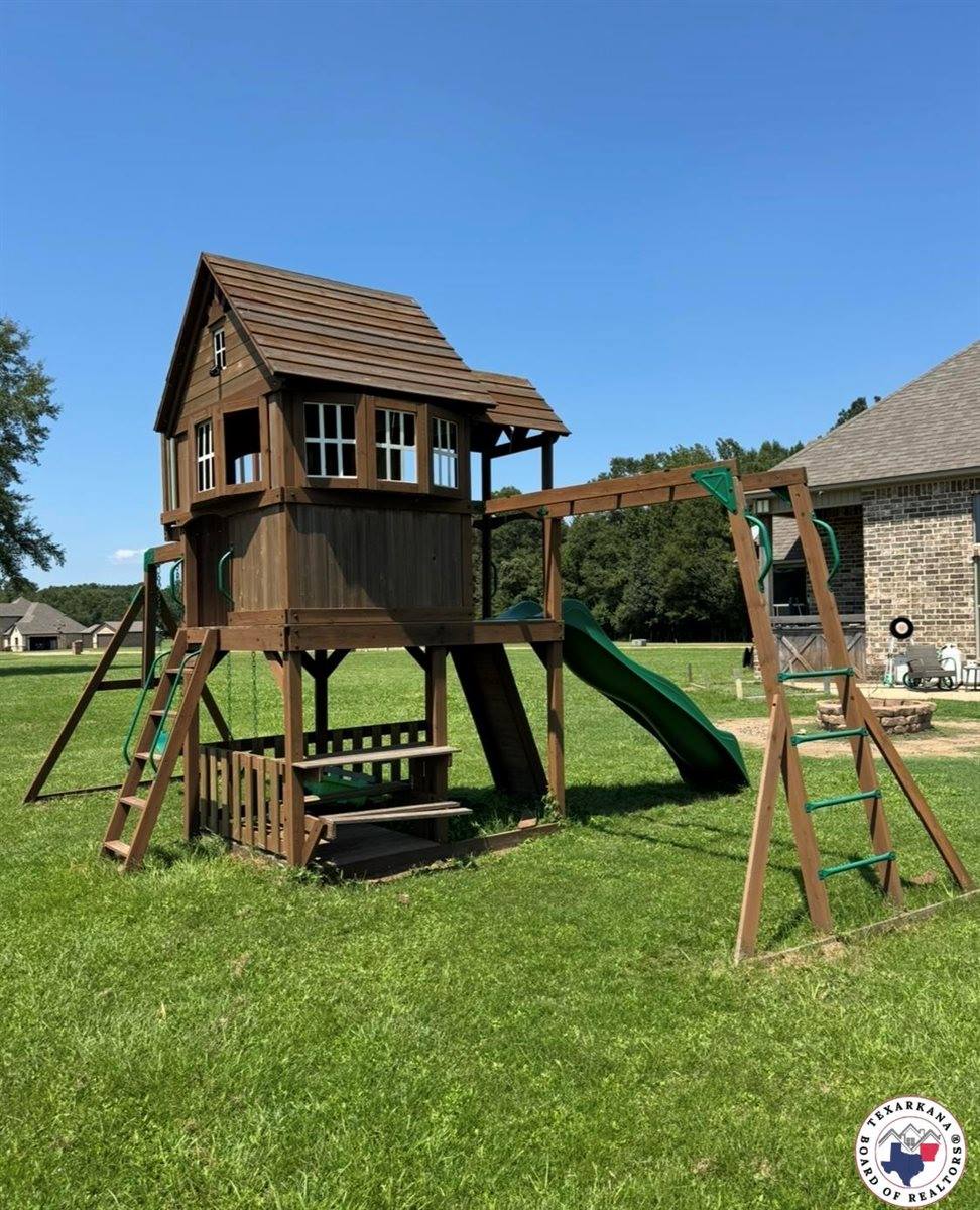 131 Barkman Creek Trace Rd, Hooks, TX 75561