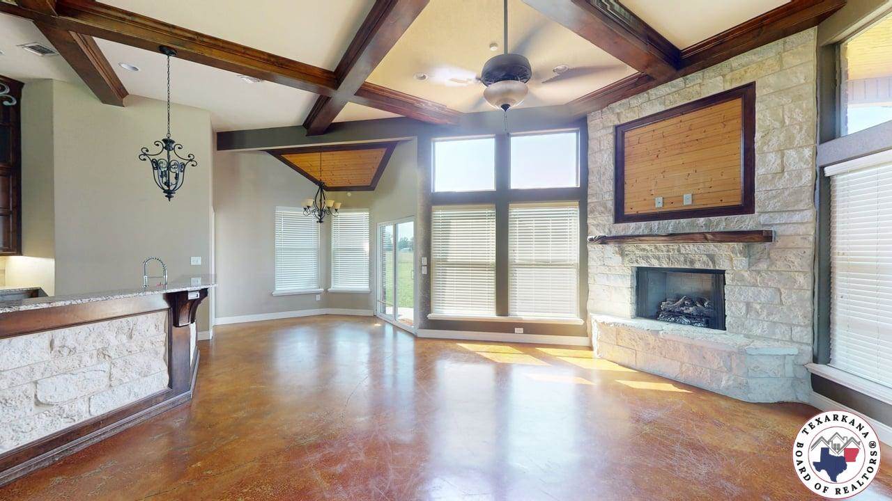 131 Barkman Creek Trace Rd, Hooks, TX 75561