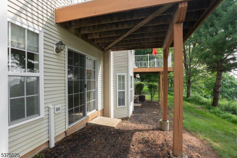 105 Wallace Ct, Green Brook Township, NJ 08812