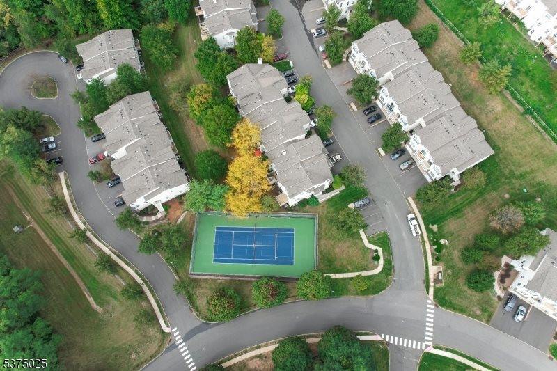 105 Wallace Ct, Green Brook Township, NJ 08812