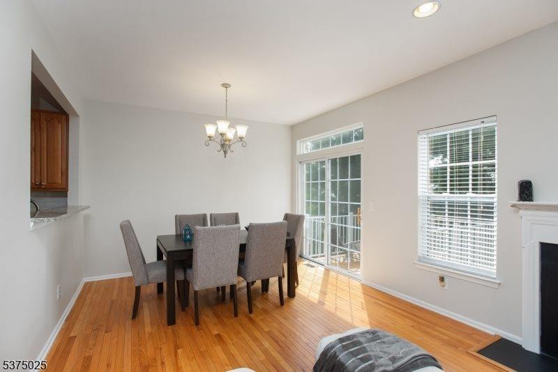 105 Wallace Ct, Green Brook Township, NJ 08812