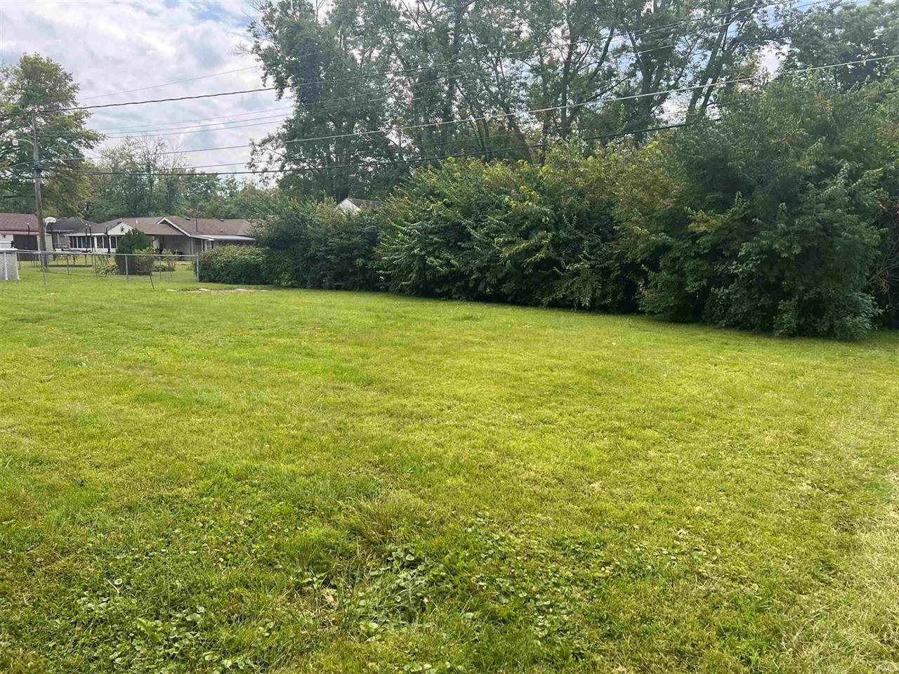 3811 N Locust Street, Muncie, IN 47304