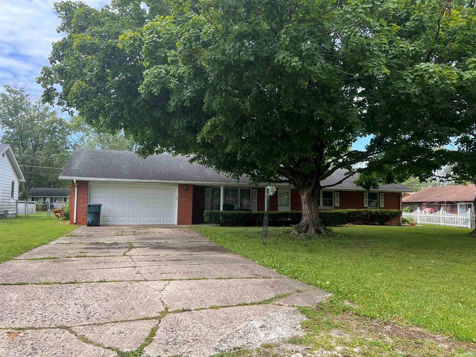 3811 N Locust Street, Muncie, IN 47304