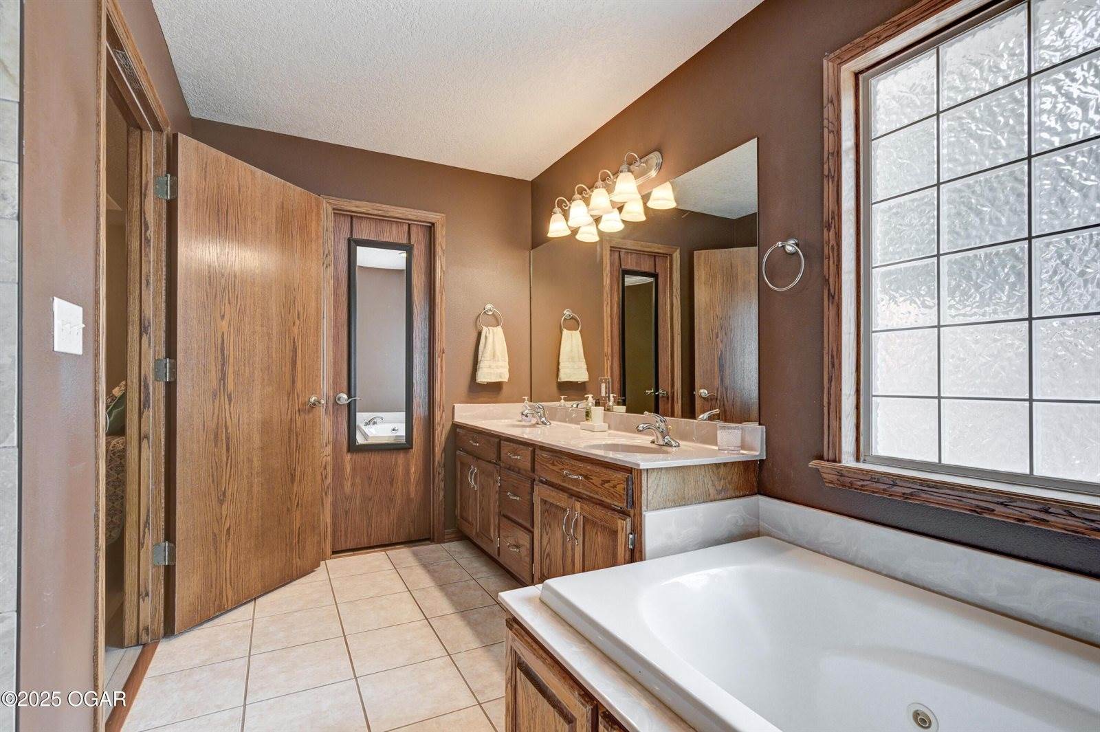 119 Jill Boulevard, Webb City, MO 64870