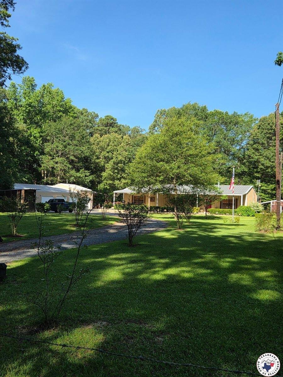 1131 County Road 1203, Maud, TX 75567