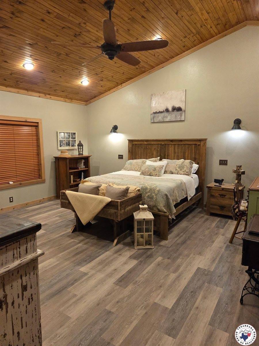 1131 County Road 1203, Maud, TX 75567