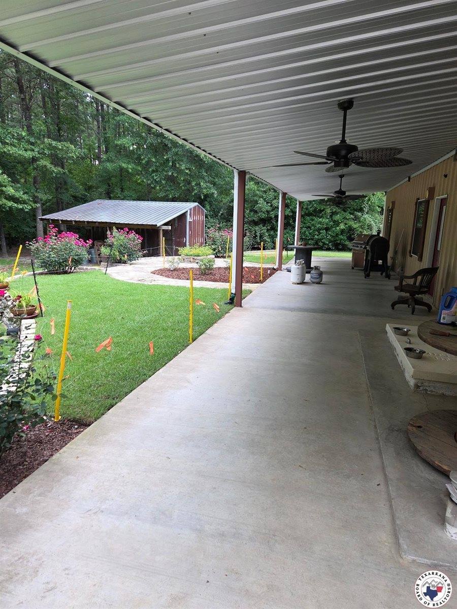 1131 County Road 1203, Maud, TX 75567