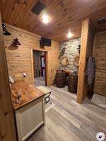 1131 County Road 1203, Maud, TX 75567