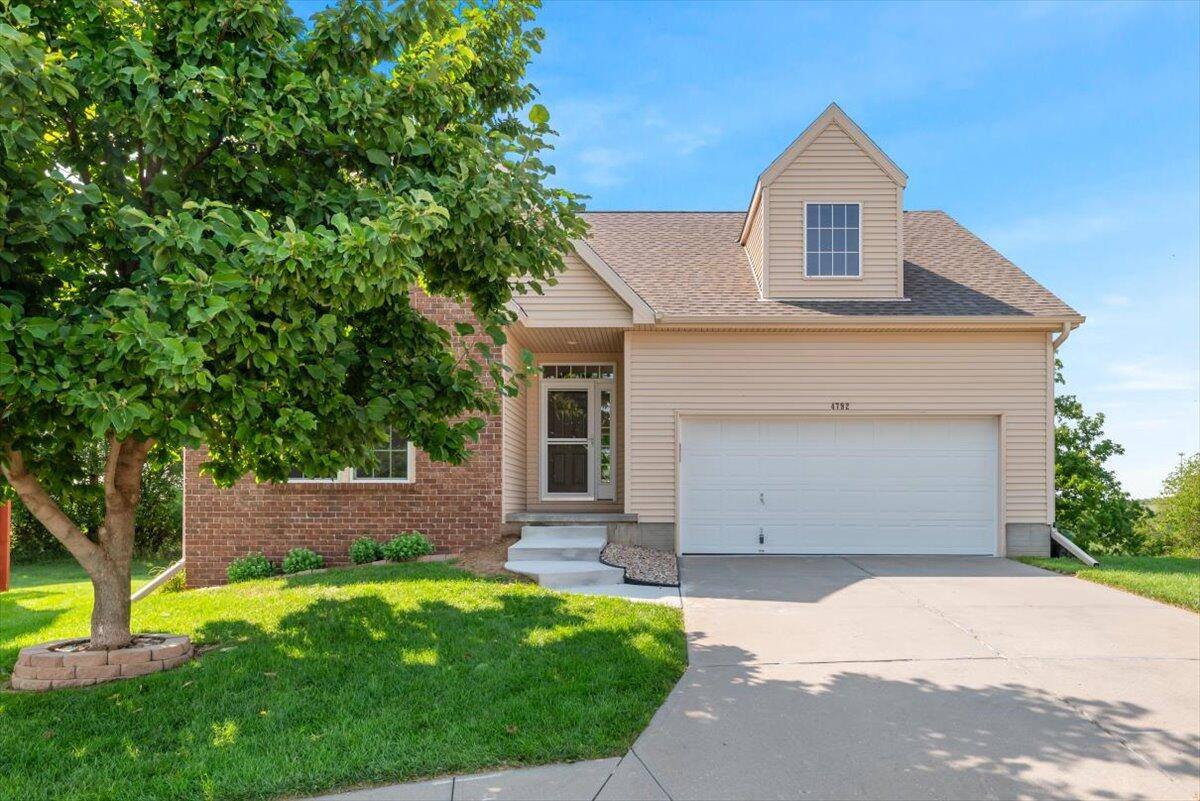 4792 Cedarbrook Drive, Council Bluffs, IA 51503