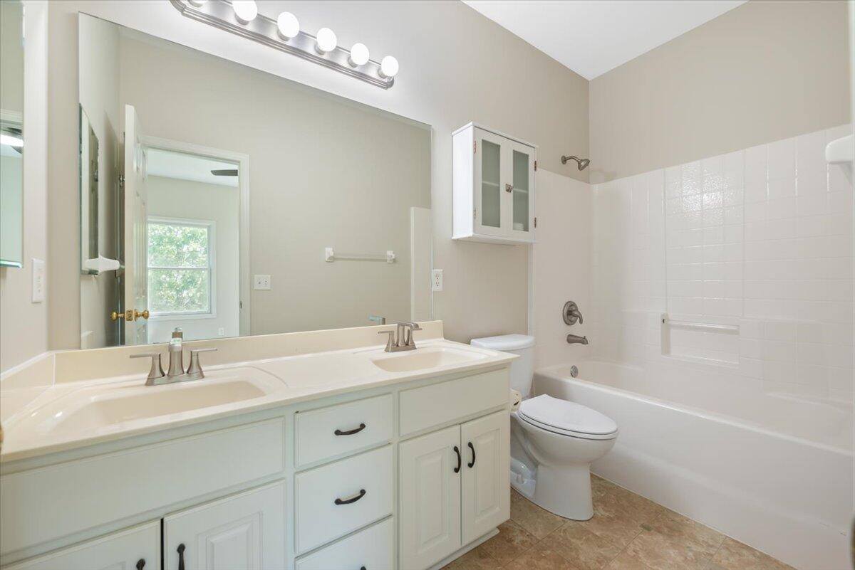 4792 Cedarbrook Drive, Council Bluffs, IA 51503