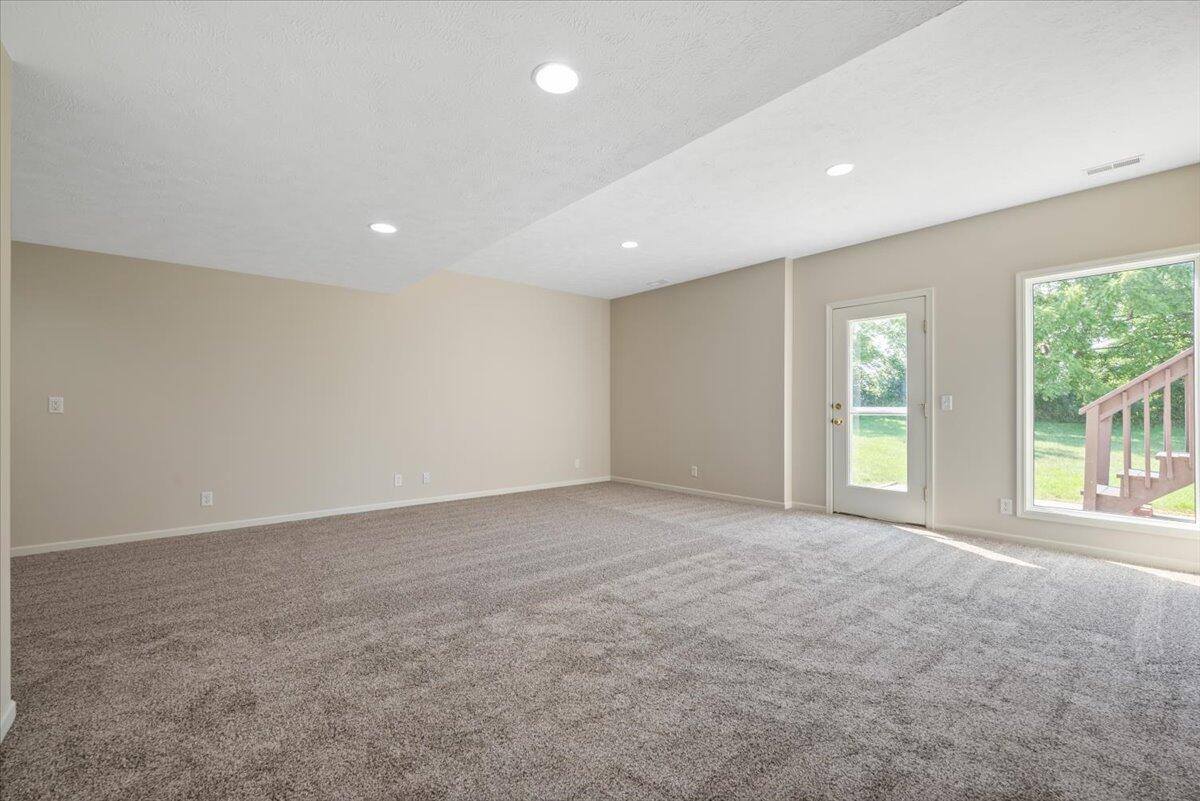 4792 Cedarbrook Drive, Council Bluffs, IA 51503