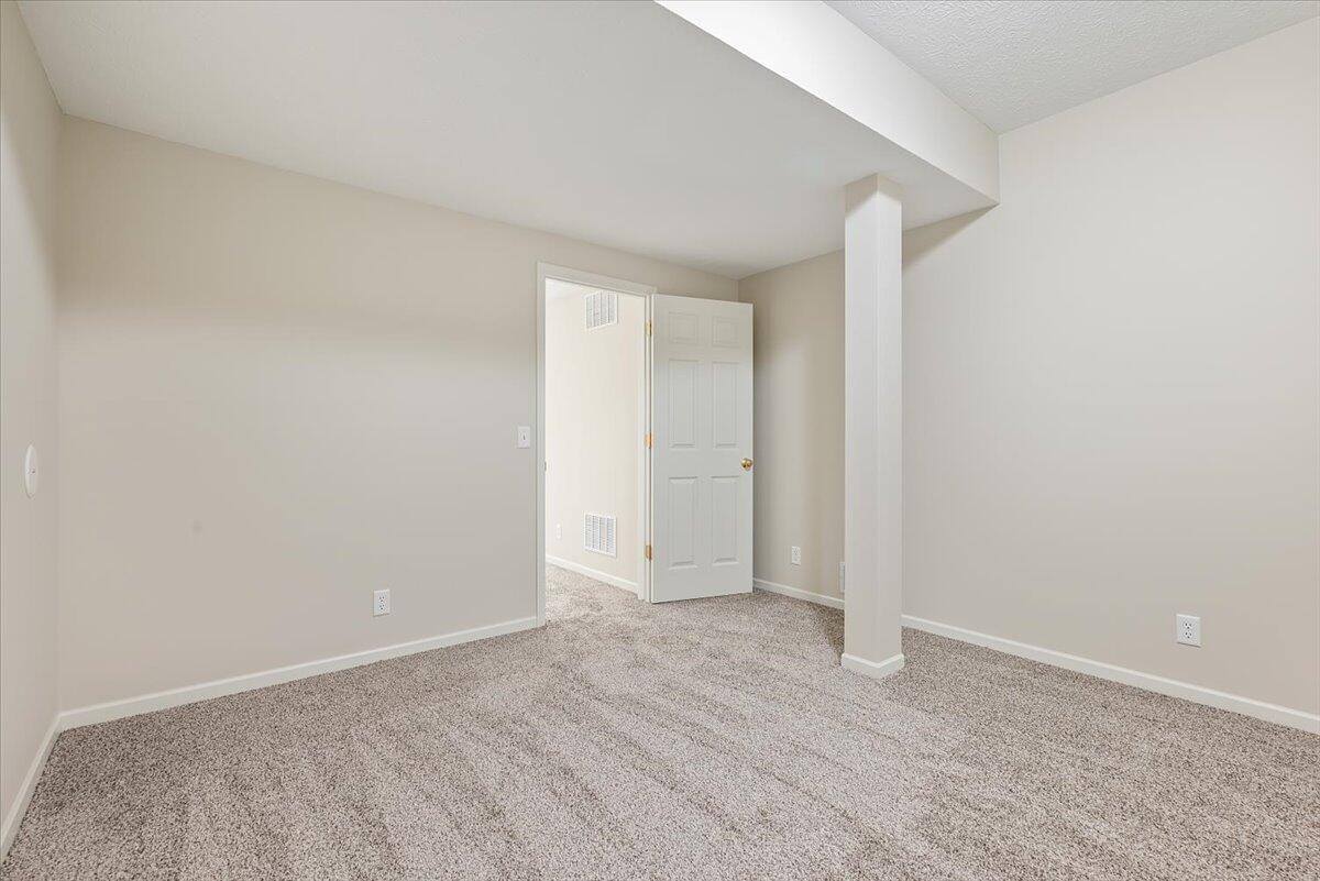 4792 Cedarbrook Drive, Council Bluffs, IA 51503