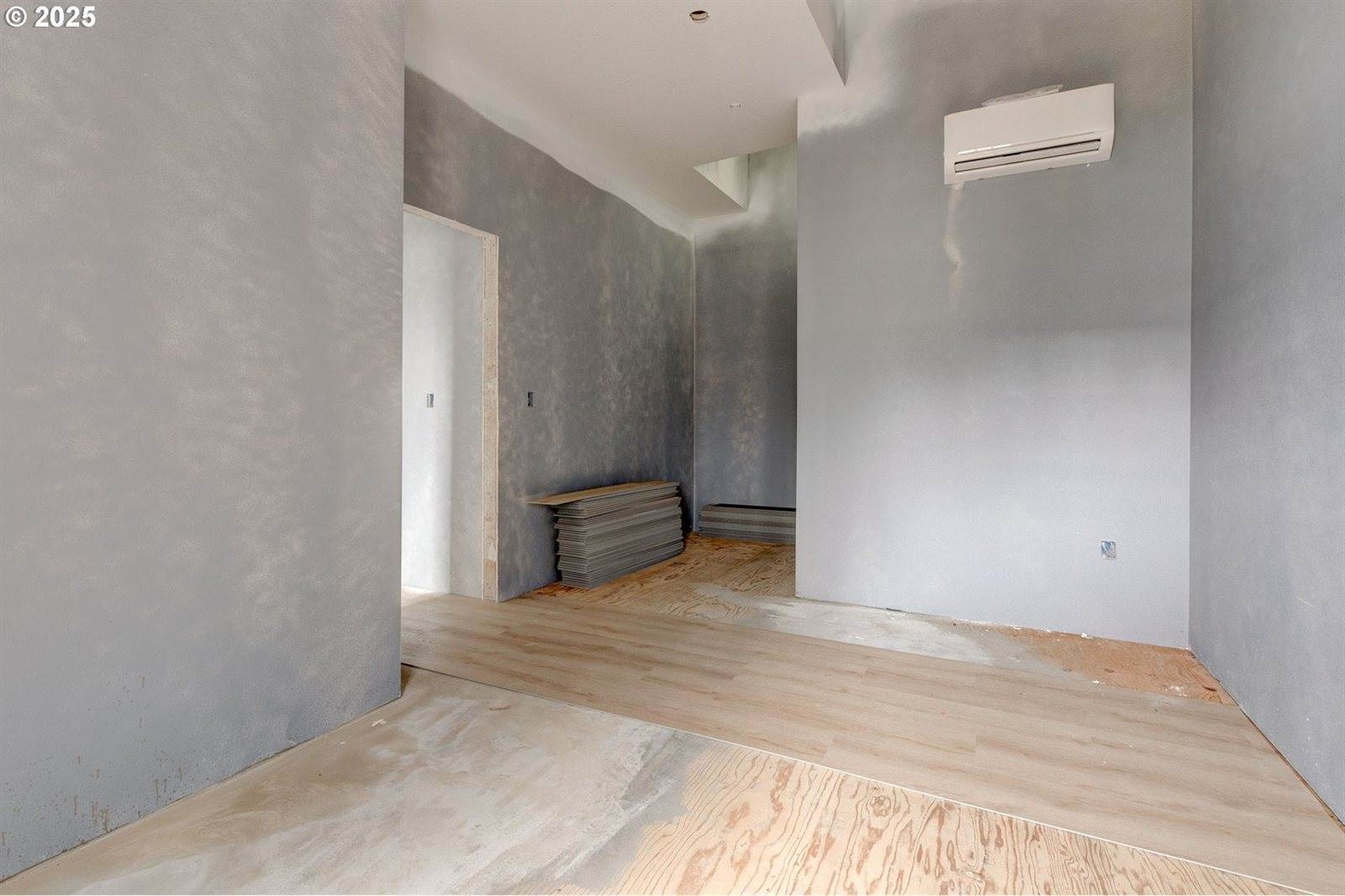 824 Center St, OregonCity, OR 97045