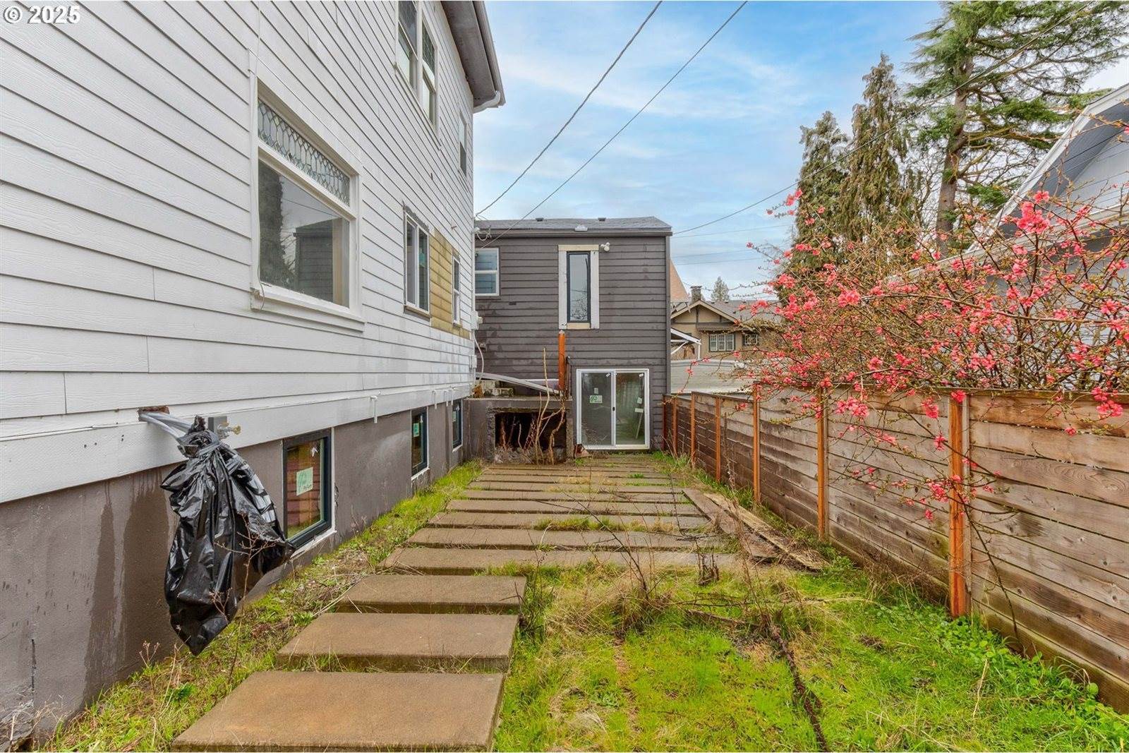 824 Center St, OregonCity, OR 97045