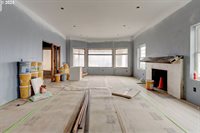 824 Center St, OregonCity, OR 97045