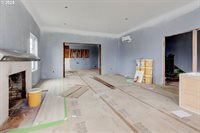 824 Center St, OregonCity, OR 97045