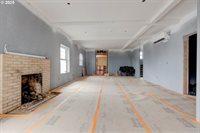 824 Center St, OregonCity, OR 97045