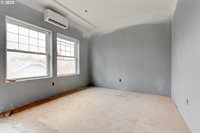 824 Center St, OregonCity, OR 97045