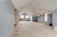 824 Center St, OregonCity, OR 97045