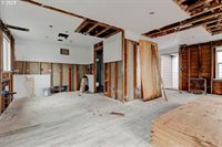 824 Center St, OregonCity, OR 97045