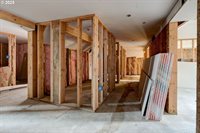 824 Center St, OregonCity, OR 97045