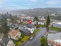 824 Center St, OregonCity, OR 97045