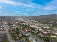 824 Center St, OregonCity, OR 97045