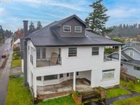 824 Center St, OregonCity, OR 97045