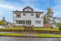 824 Center St, OregonCity, OR 97045